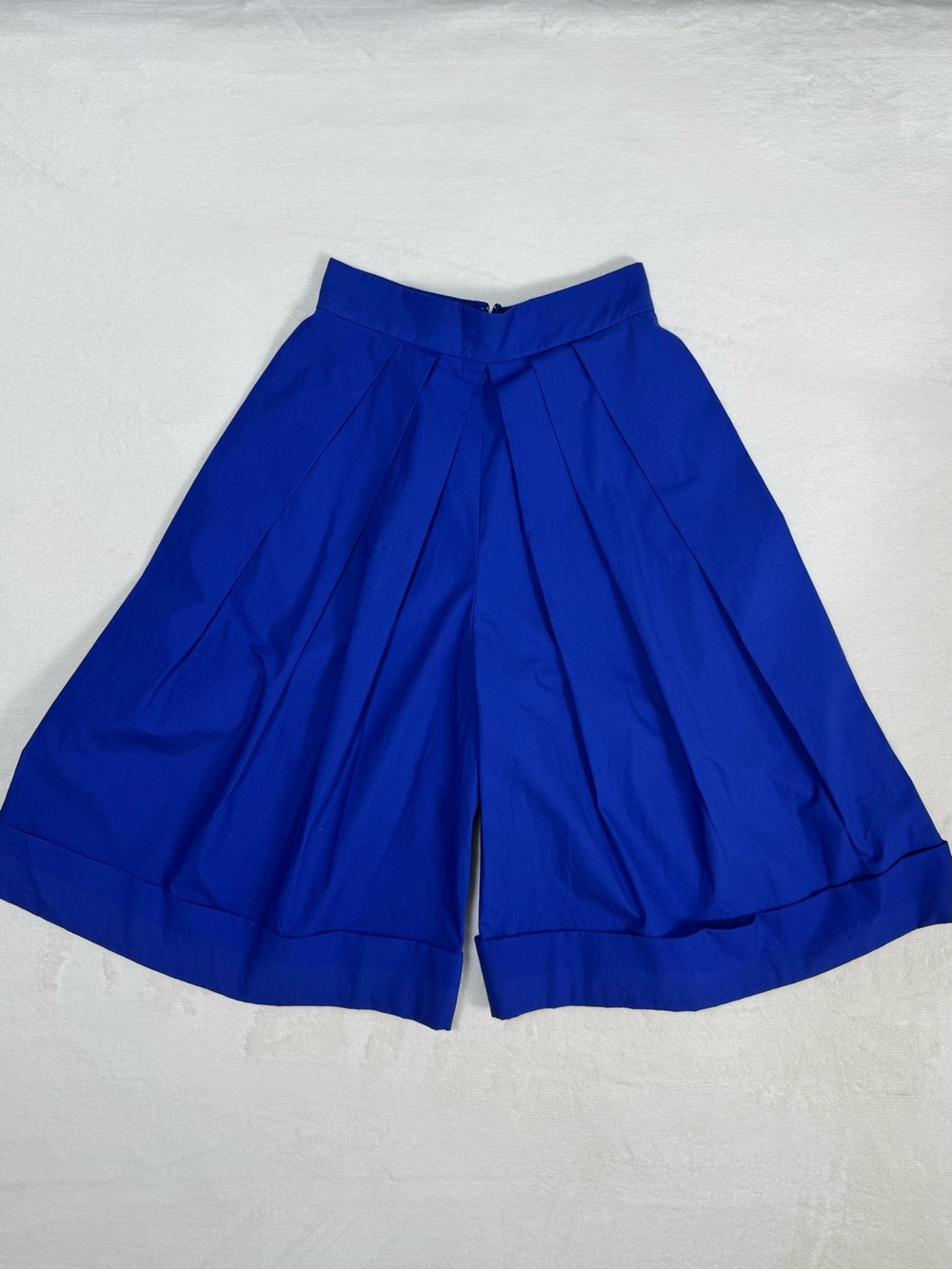 NWOT Delpozo Pleated Royal Blue Culottes, 100% Cotton, Made in Spain, Size Small